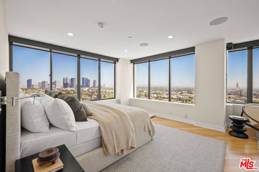 10724 Wilshire Blvd 4.0 Westwood LA