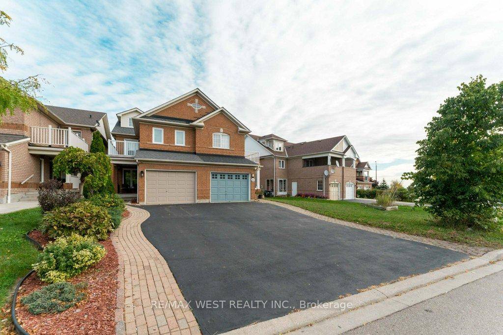 Exciting Opportunity To Own A Spacious Semi Detached Home In The Fabulous Cooksville !