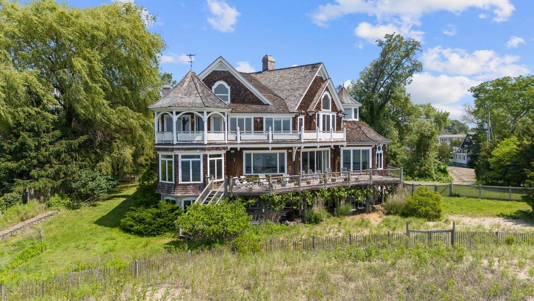 Imagine starting each day with breathtaking sunrises over the water, the salty breeze on your face, and your toes in the sand.