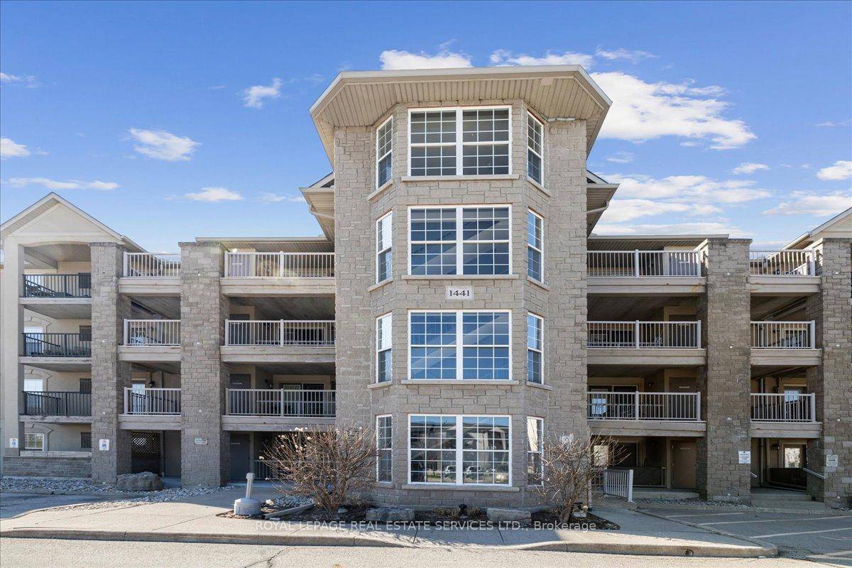 Welcome to this beautiful updated 1 1 bedroom in the sought after Tansley neighbourhood.