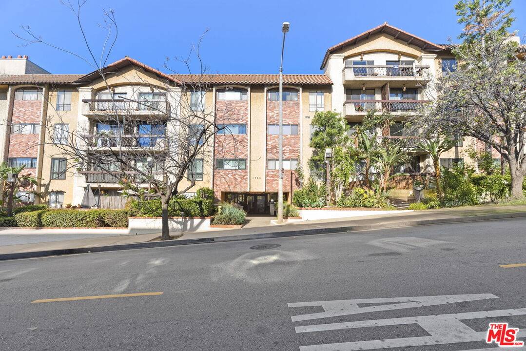1735 N Fuller Ave 1.0 Hollywood Hills East LA