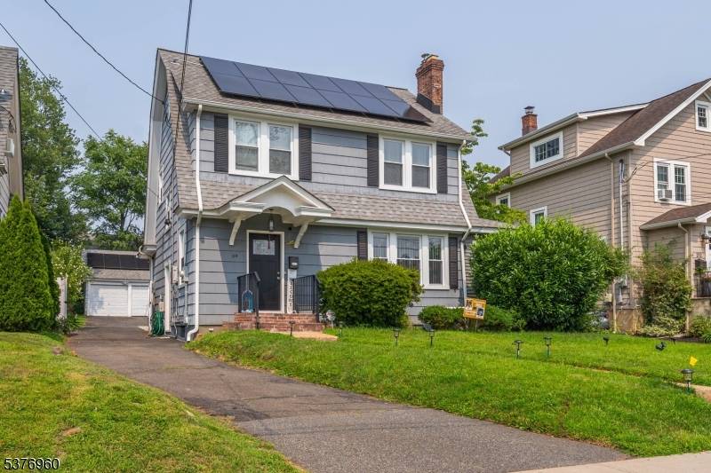 Welcome to this beautifully renovated 4 bedroom, 3 full bathroom home located in the heart of North Plainfield.