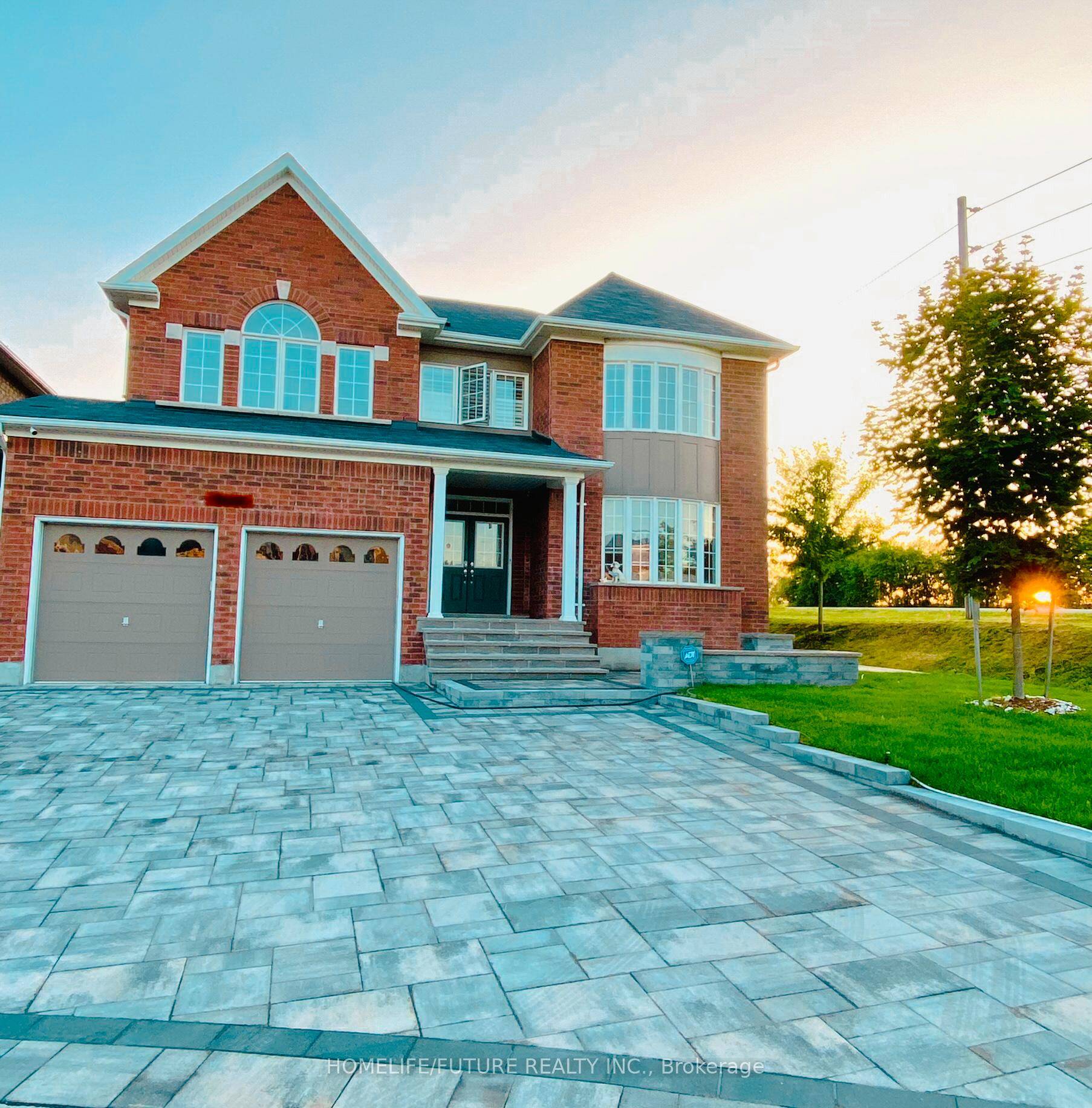 Prim Location ! Beautiful Family Neighborhood !