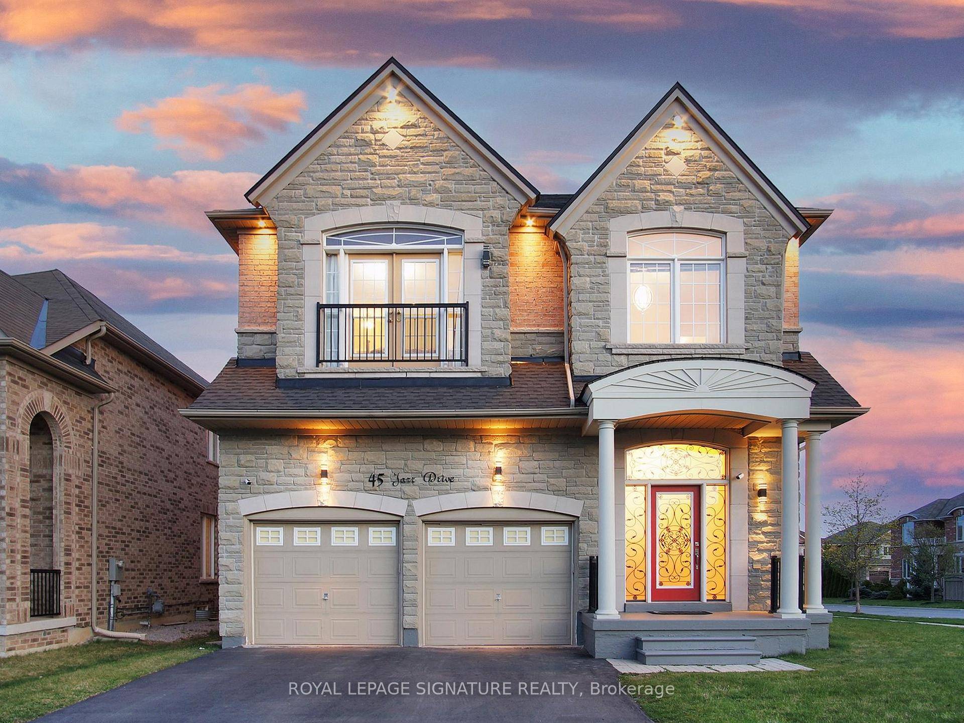 Welcome to 45 Jazz Dr A Corner Lot, Nestled in the prestigious Patterson community, this stunning residence offers timeless elegance combined with a spacious modern layout.