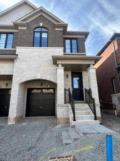 Modern 3 Bedroom Townhouse in Desirable Tyandaga Community !