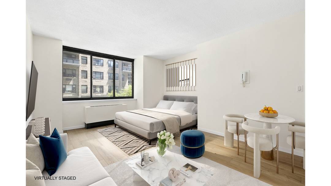 Beautifully Renovated Condo Studio in Full Service Doorman Building with Pool OPEN HOUSES are BY APPOINTMENT ONLY Quiet and bright, this nicely renovated studio is a perfect primary residence, pied ...