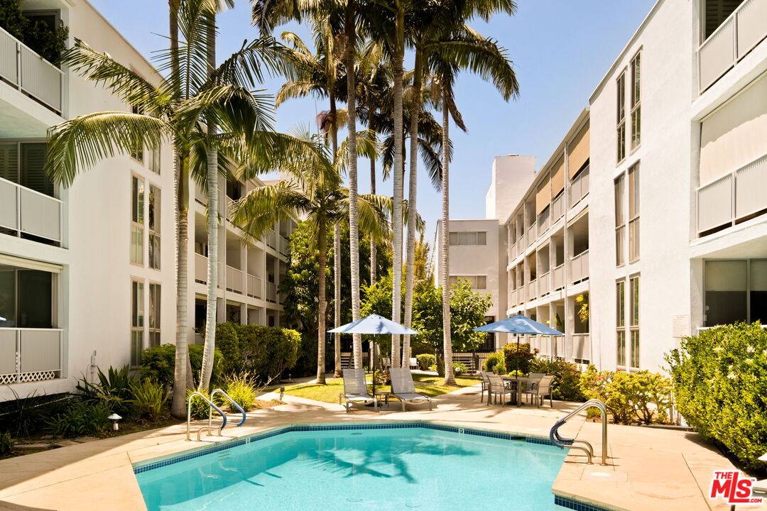 850  N Kings Rd 2BR Sunset Strip La