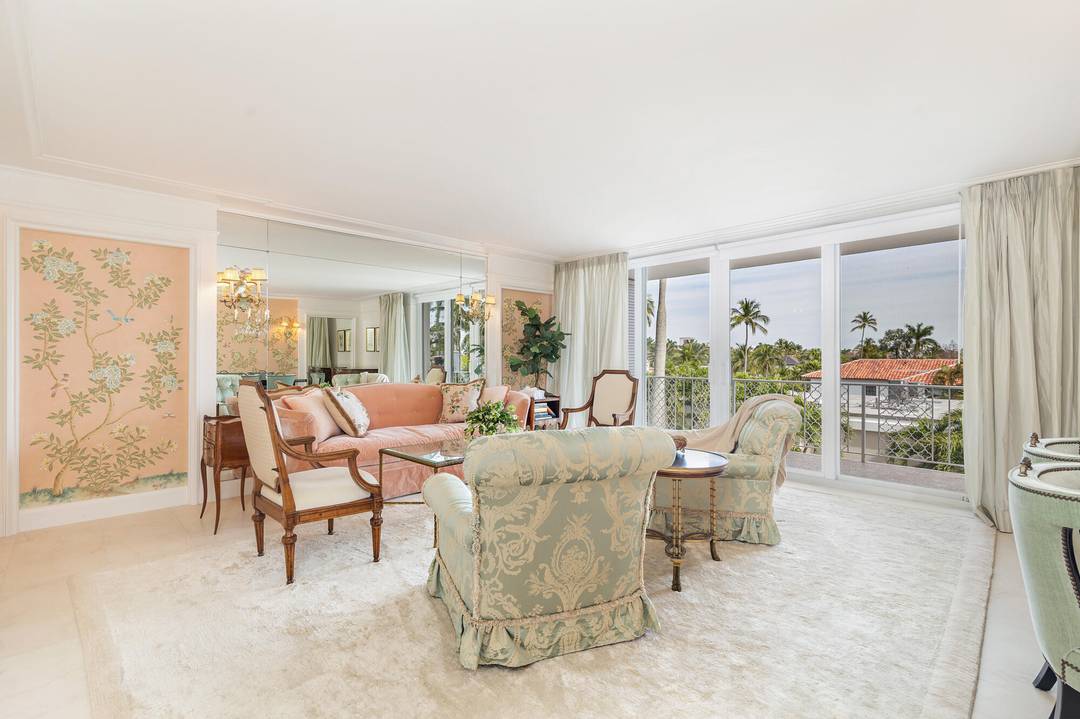 Beautiful 2 Bedroom, 2 Bathroom Condo at Island House.