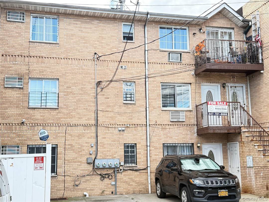 Whole brick legal 3 dwelling in Ozone Park !
