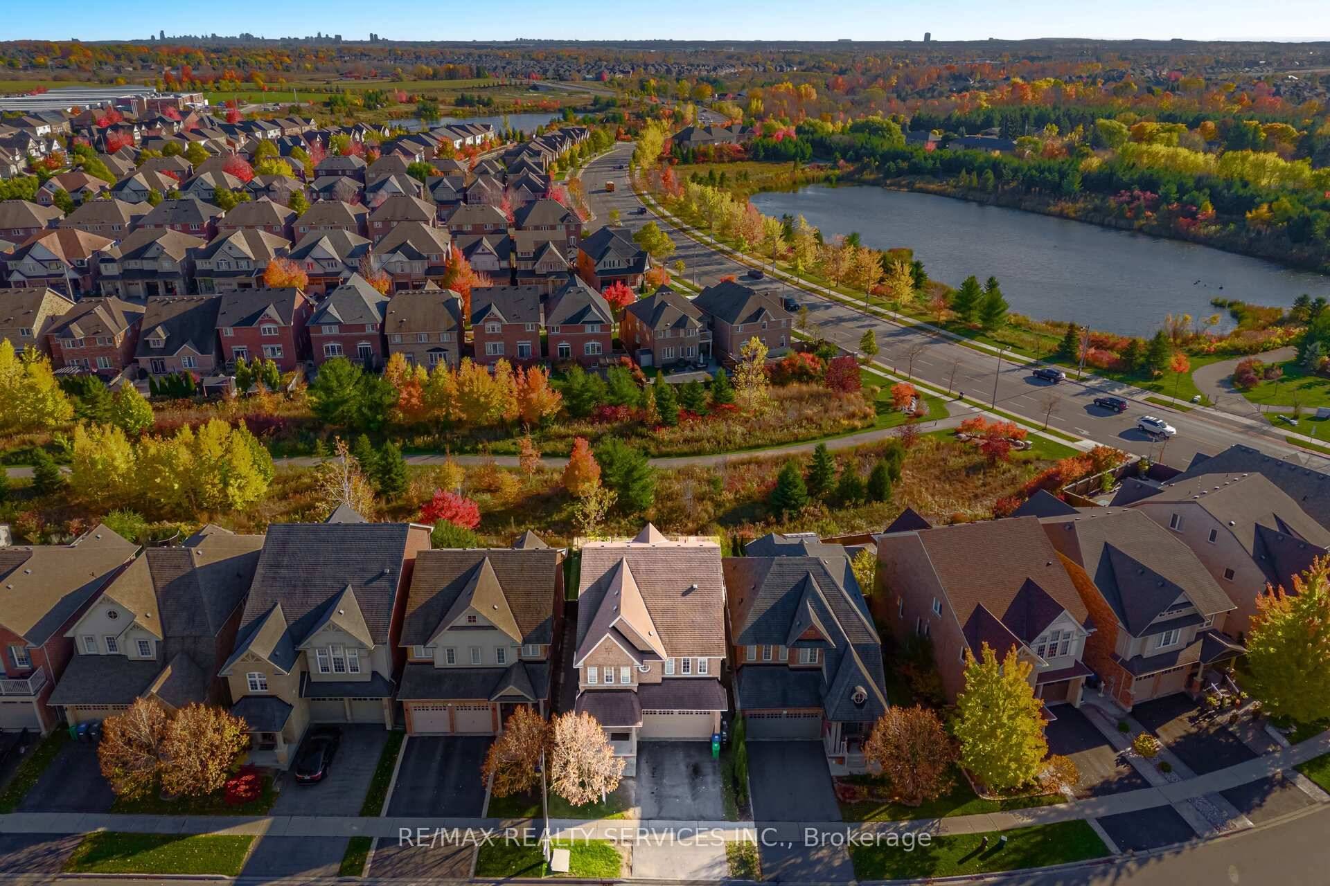 Premium Lot Backing On To Green Space 4 Bedrooms Detached House With Finished Basement Caledon Southfields Village !