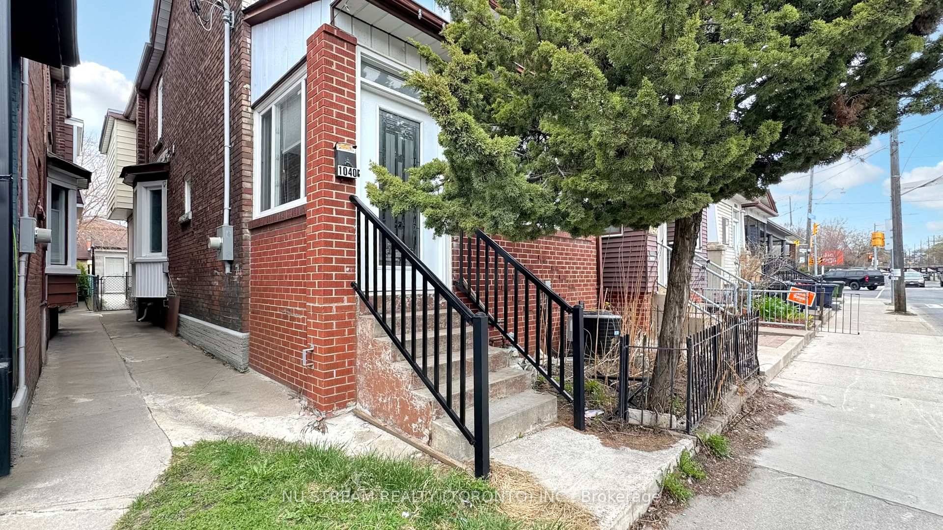 Charming detached home in Toronto's highly sought after Dovercourt Wallace Emerson Junction neighbourhood !