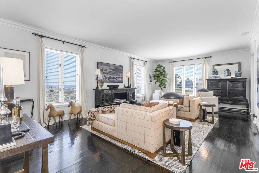 1424 N Crescent Heights Blvd 3BR Hollywood Hills East La