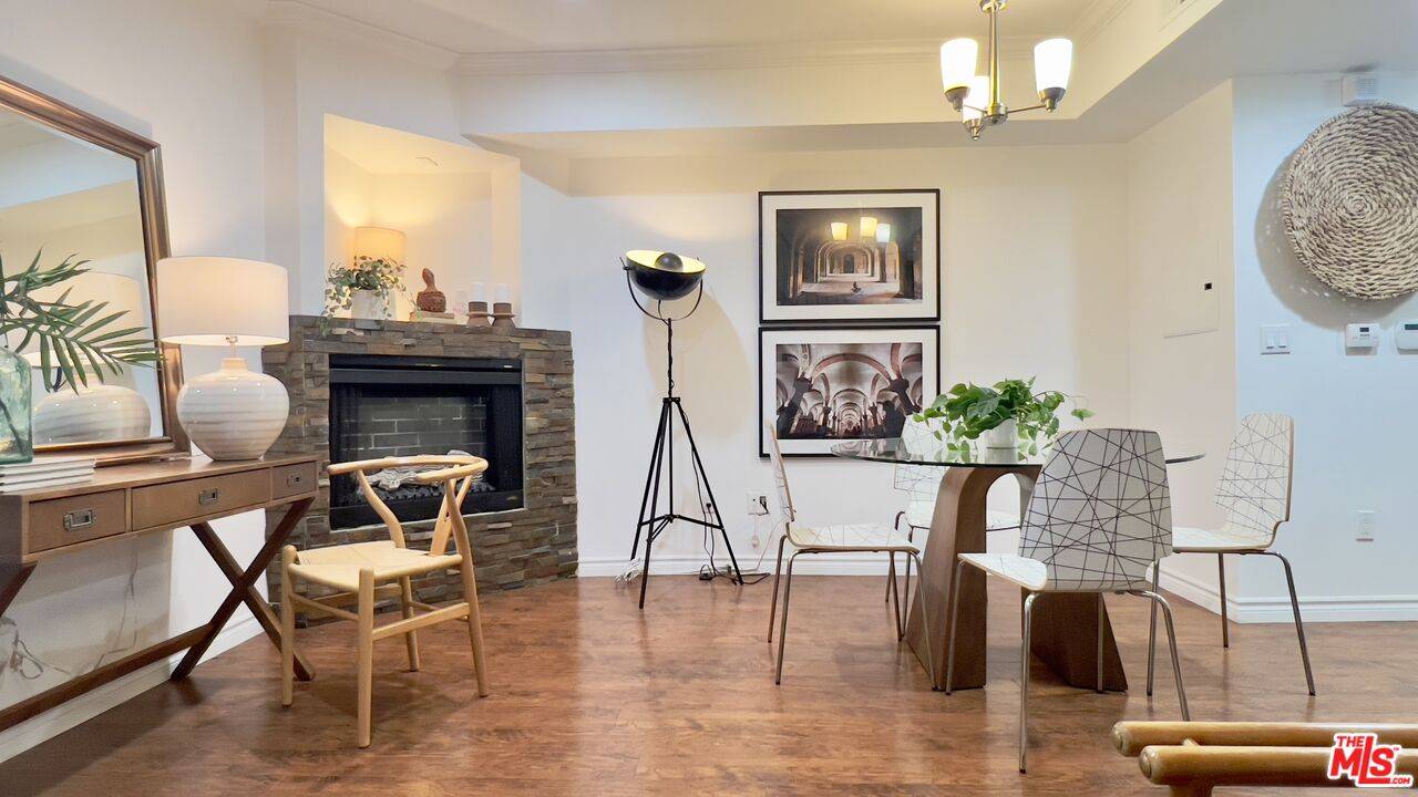 5633 Carlton Way 2BR Hollywood Hills East La