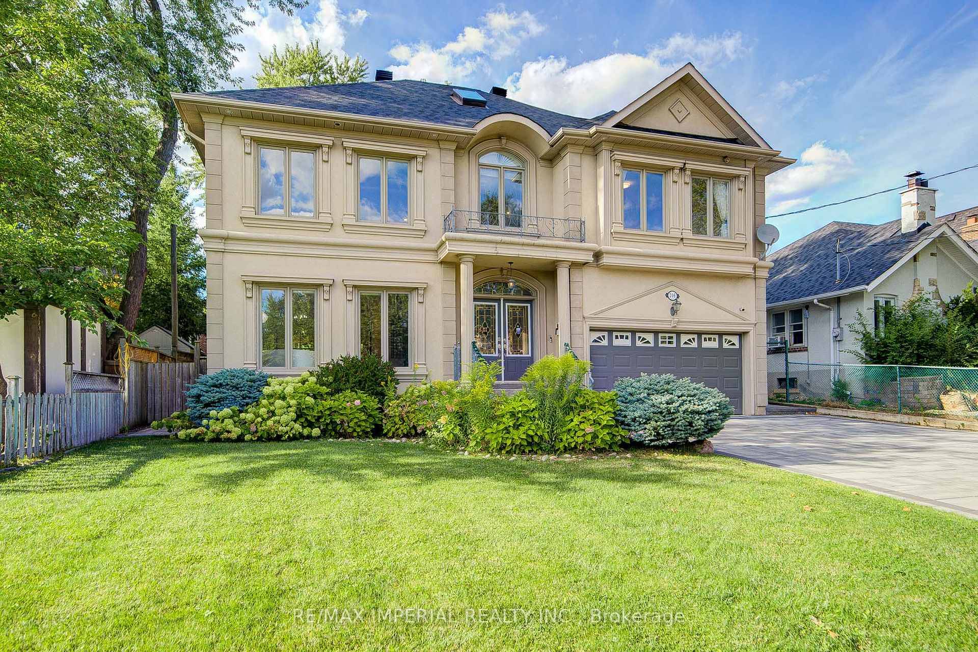Prestigious Willowdale East !