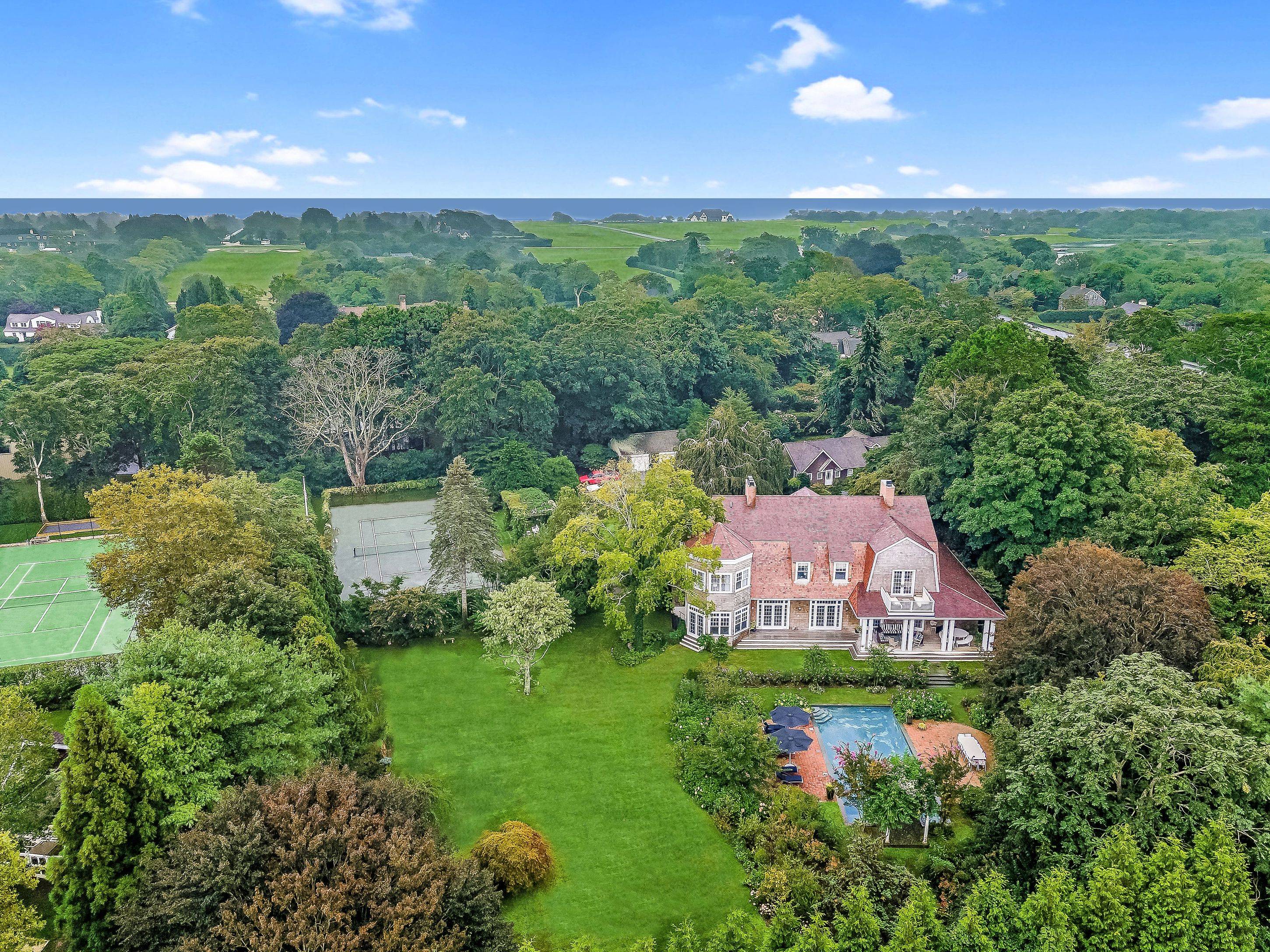 East Hampton Beautiful Traditional Awaits Summer