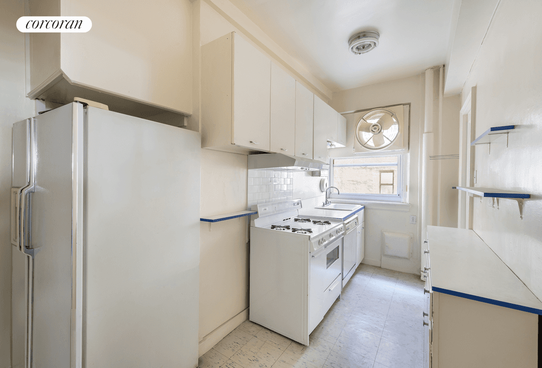 Rare Opportunity in the Heart of Carnegie Hill !