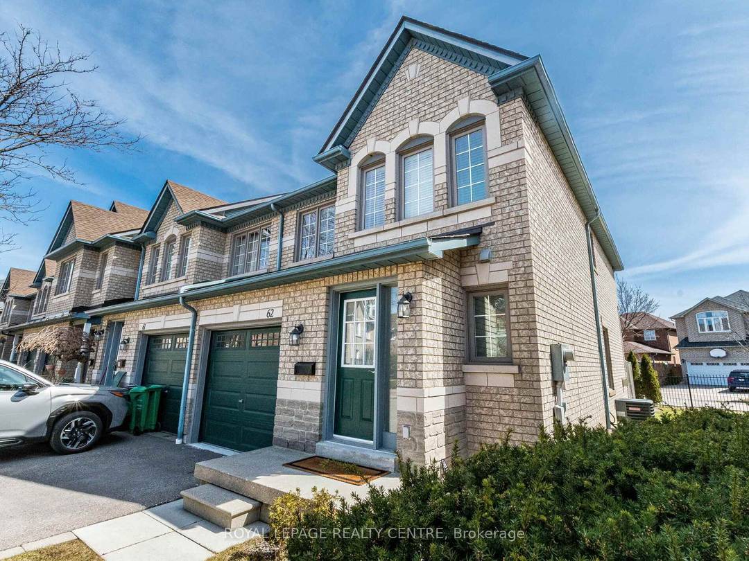 Beautiful END UNIT Townhouse Located In The Desirable Highland Park Community Of Mississauga.