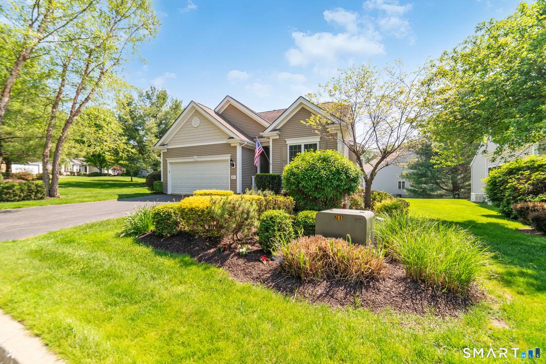 Welcome to this beautifully maintained Franklin model in Oxford Greens, a sought after 55 community offering resort style living.
