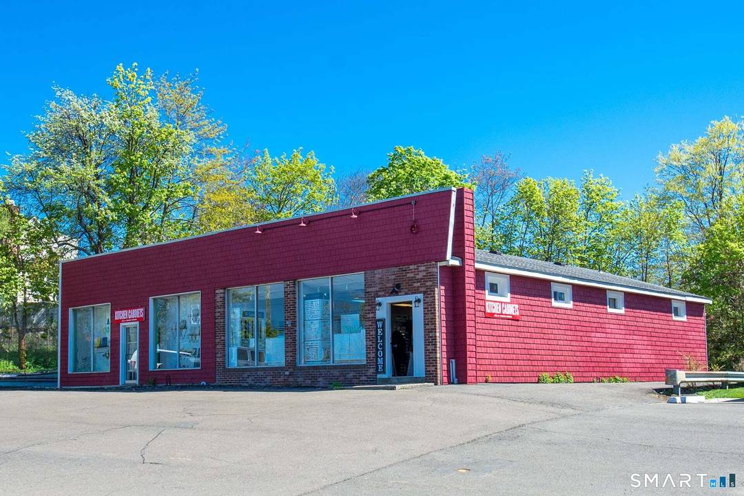 One or two tenant building, with upgraded mechanicals, lots of visability on West Main St US1.