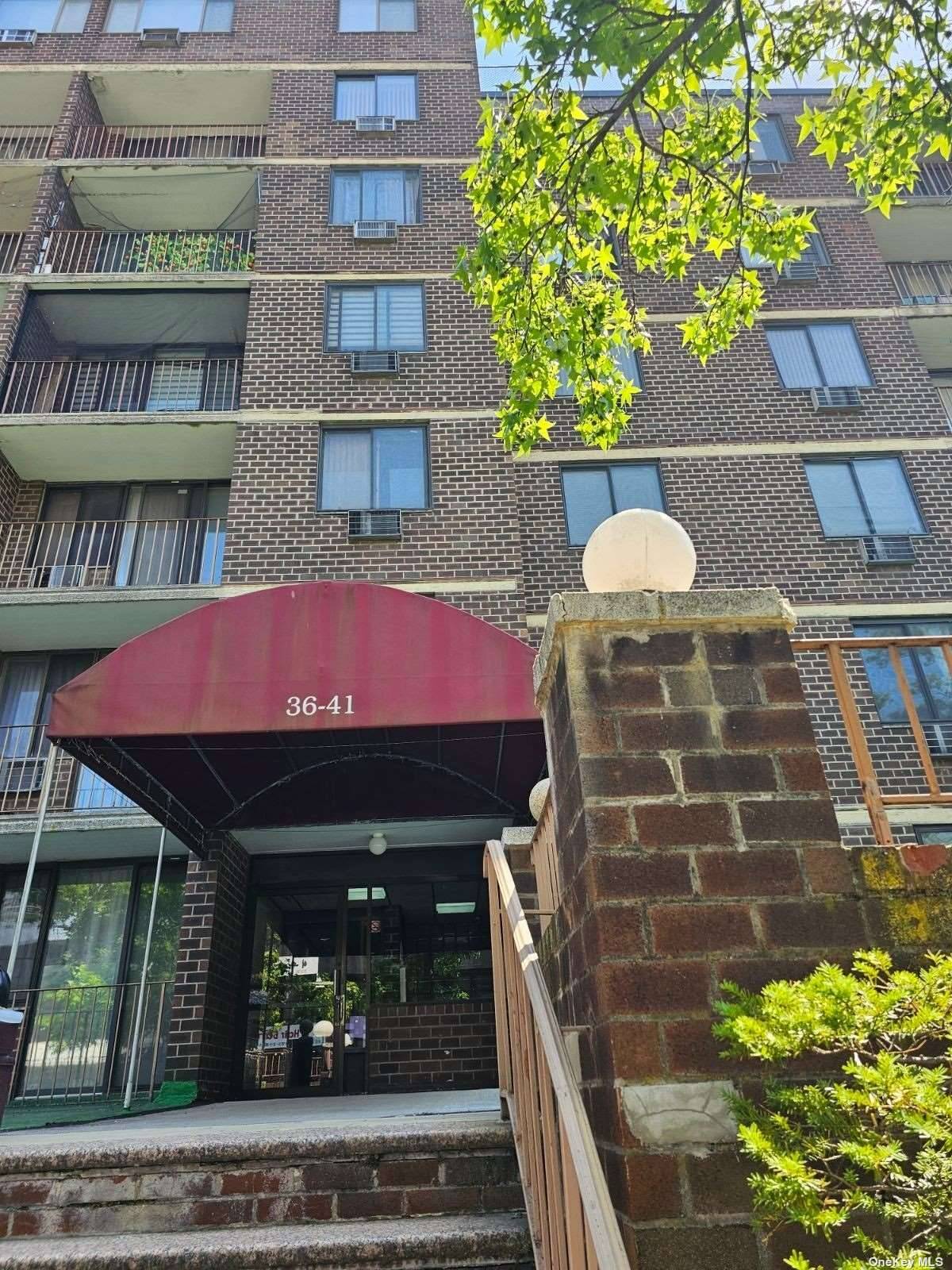 2 Large Bedrooms, 1 Bathroom, Dining room, Living room W Balcony, Beautiful Hardwood Floor.