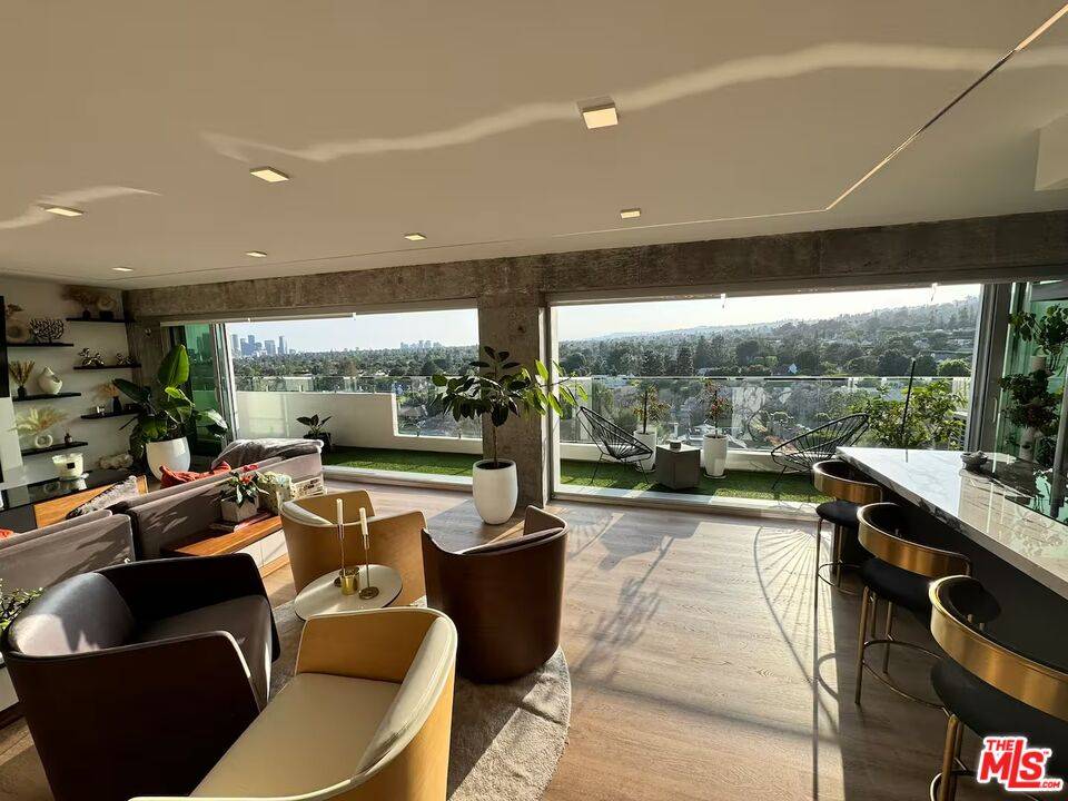 838 N Doheny Dr 1BR Sunset Strip La