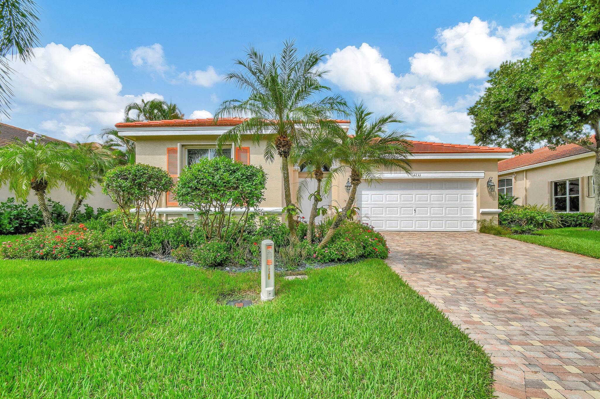 Exceptional SFH located in Imperial Isle Wycliffe Golf Country Club on a beautiful and oversized lot with golf course views.