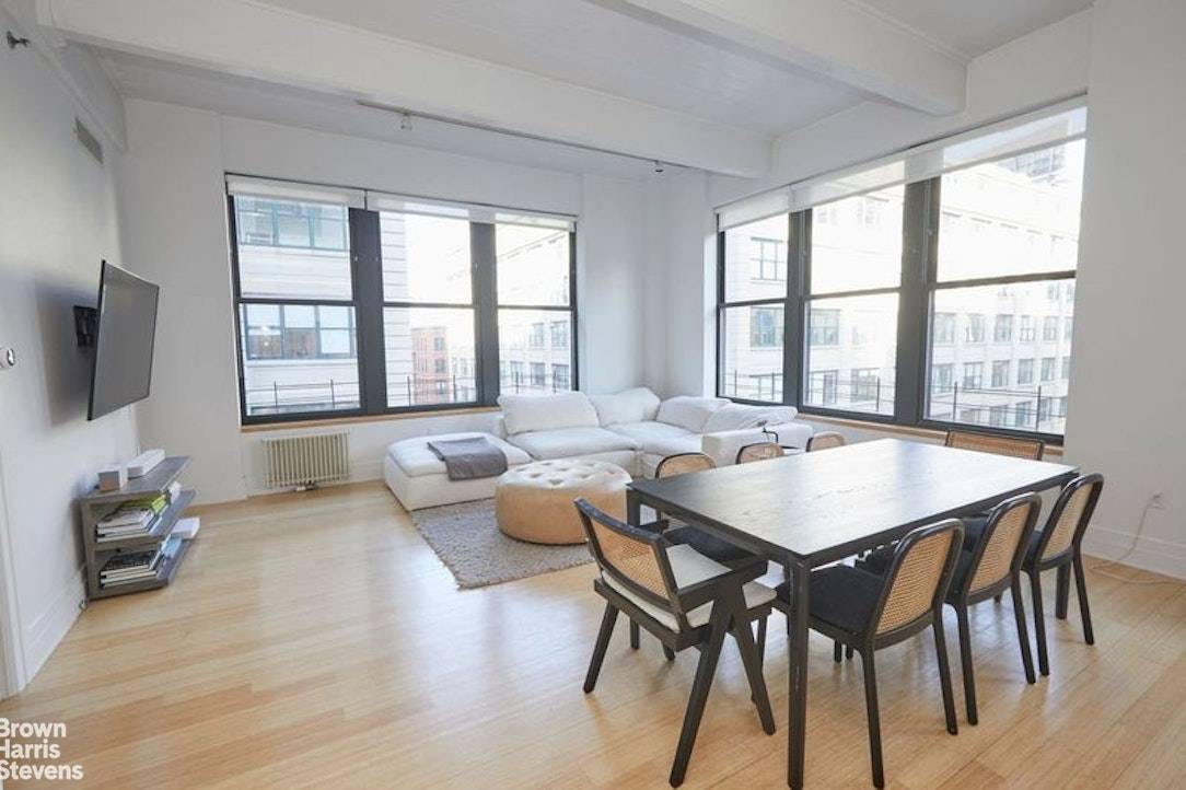 70 Washington Street 3 Bedroom Full service loft building in Dumbo This renovated 1675' corner loft has 11' ceilings with huge windows and great light with views North and East.