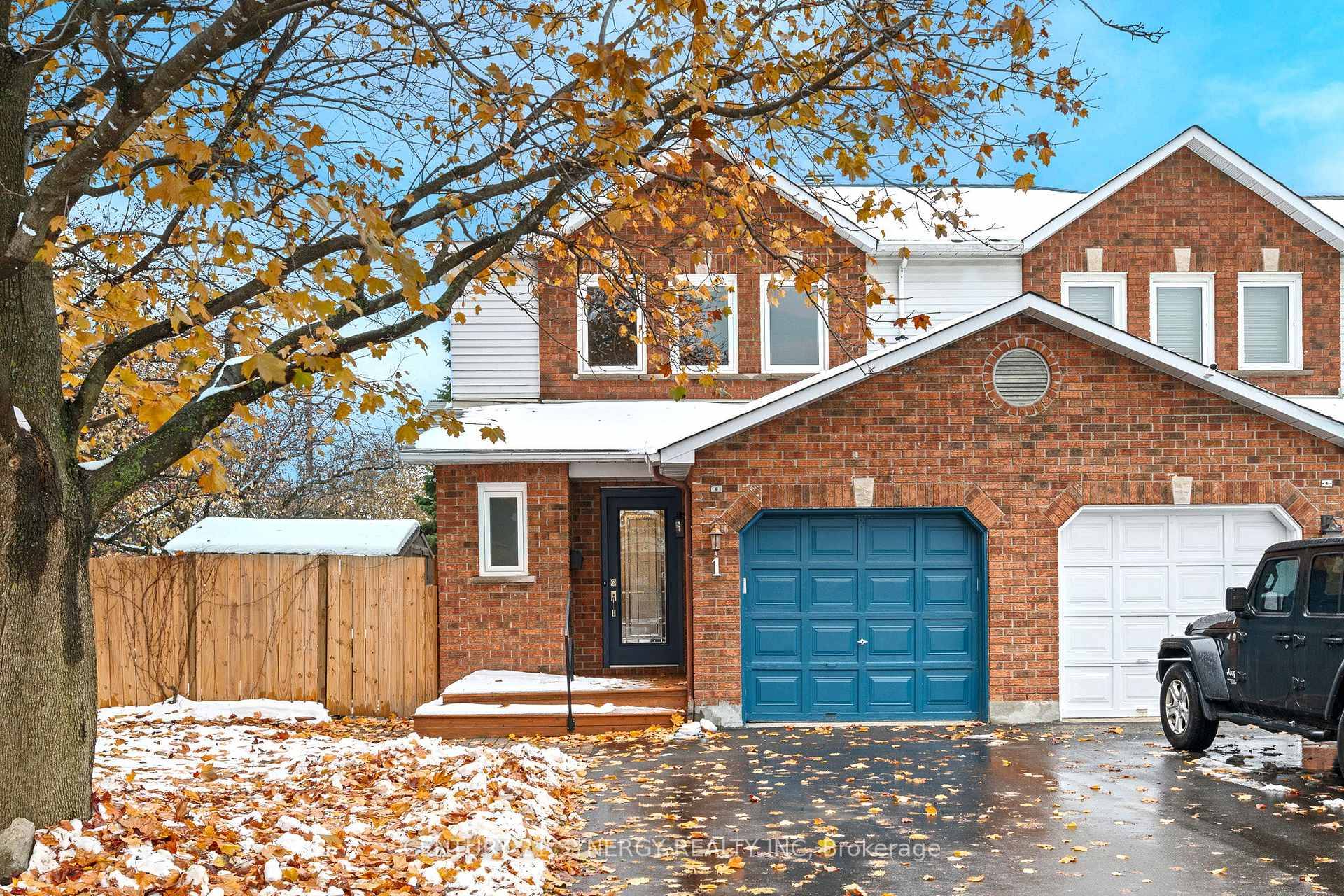 This bright and well kept end unit townhouse sits on a quiet cul de sac corner lot in Kanata, offering extra space, privacy, and a welcoming community feel.