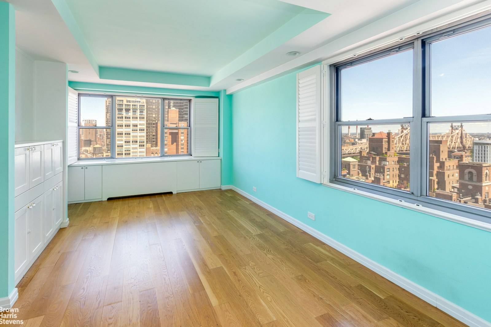 This luxurious Sutton Place Neighborhood is now offering a sprawling high floor, two bedrooms, two bath home.