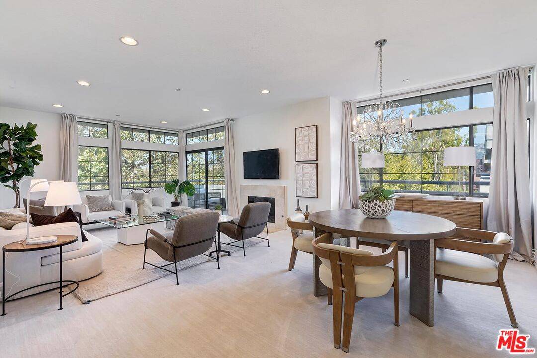 200  N Swall Dr 2BR Beverly Grove La