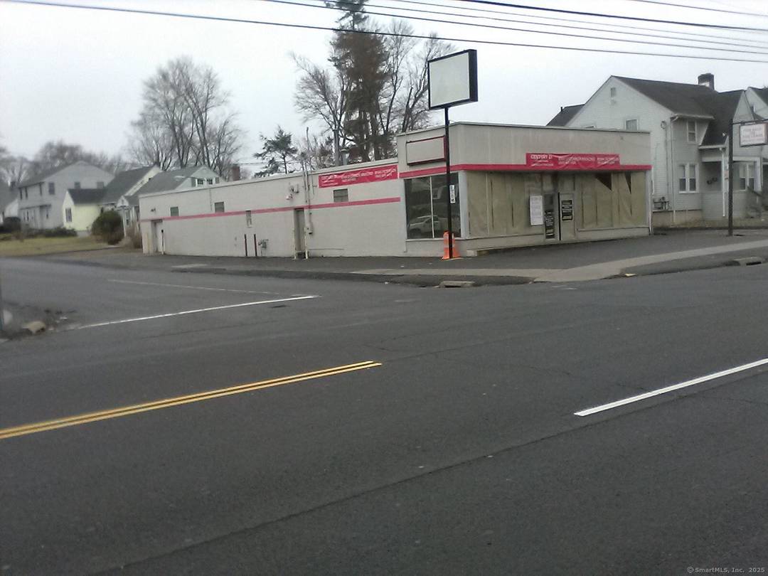 Looking for a high traffic count for your business, look no more !