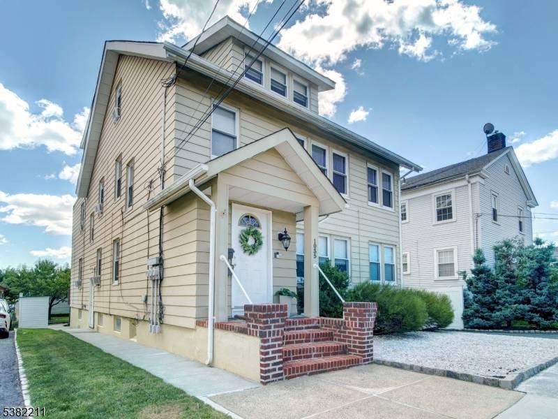 Spacious Multi Family home in the heart of Union offering excellent investment or owner occupant potential.