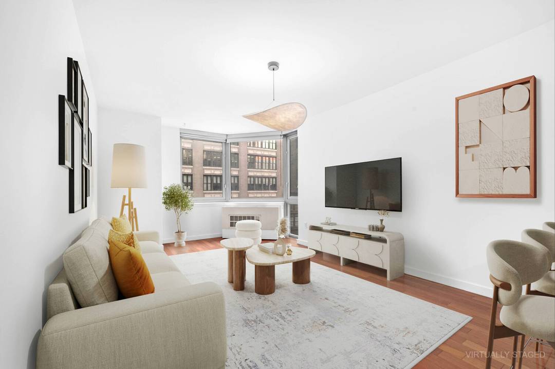 Welcome to Residence 6D at 121 East 23rd Street, offering over 1, 110 square feet of thoughtfully designed living space in the heart of Flatiron.