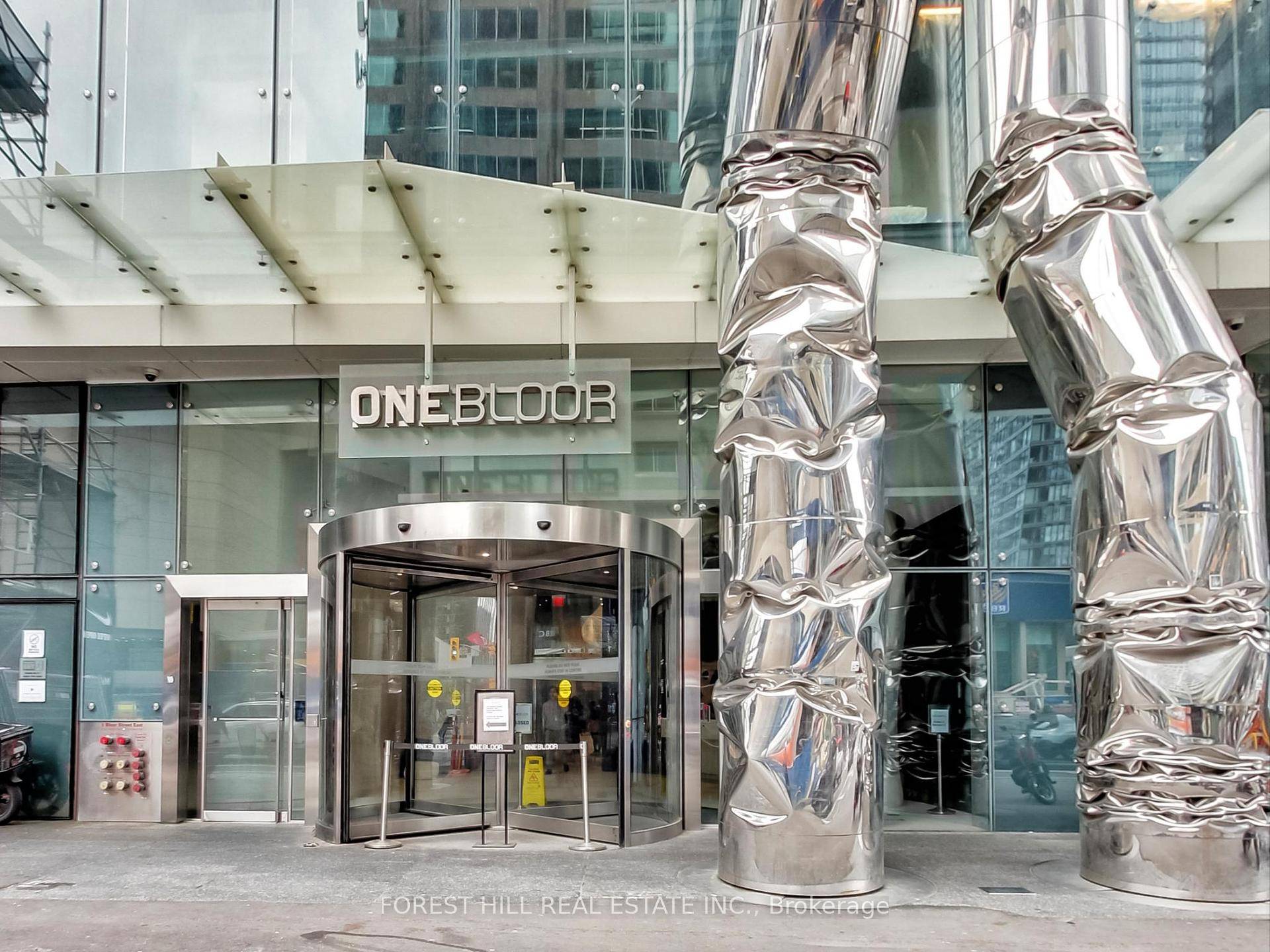 Welcome to luxury living at one of Toronto's most iconic addresses !