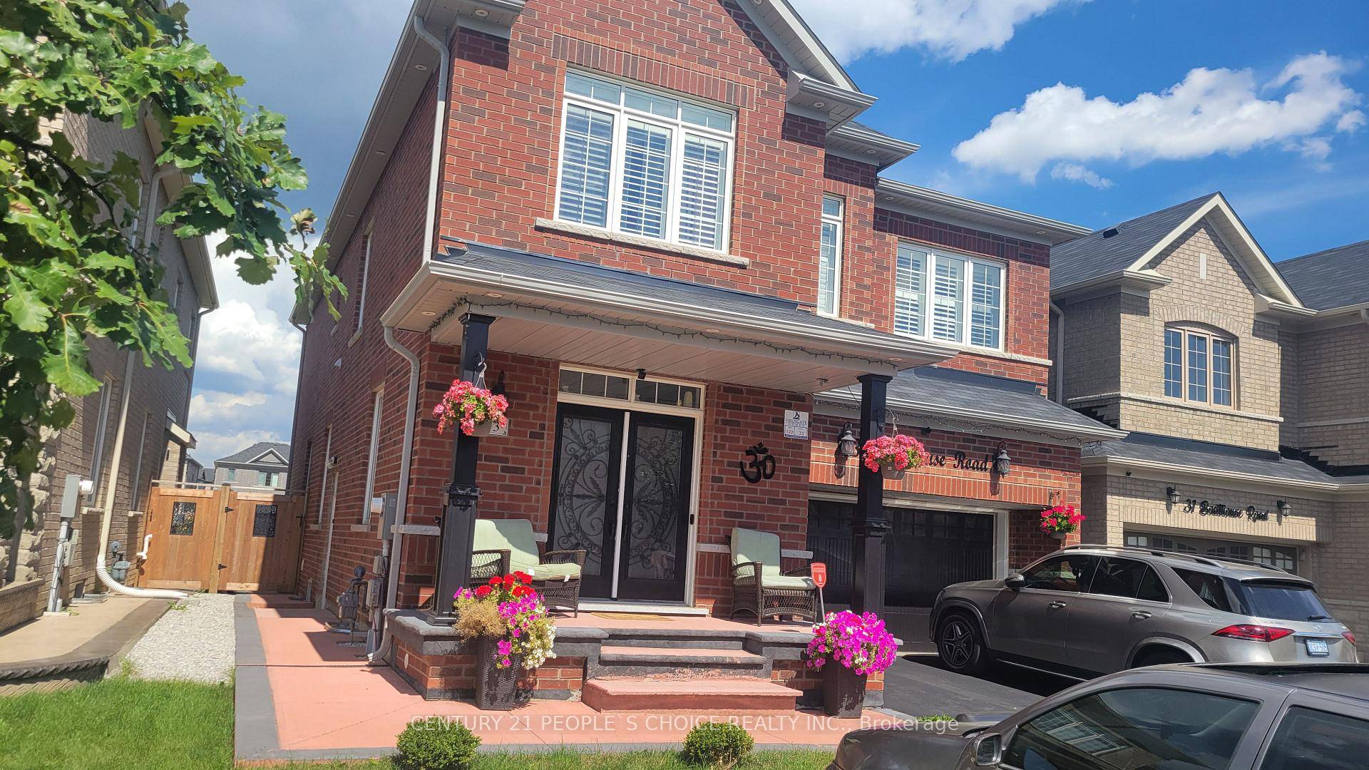 Welcome to this stunning, legal basement apartment in the heart of North Brampton.