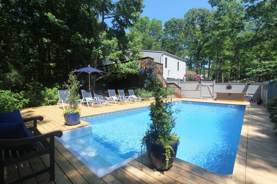 4BR, 2BA Springs Haven Awaits with Heated Pool & Close to beach!