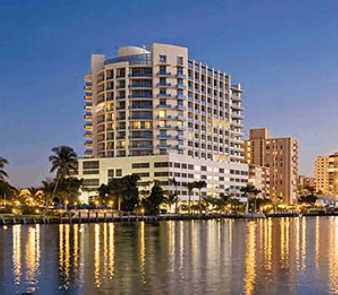 Beautiful, rarely available 3BR 3BA Il Lugano condo with stylish tiles flooring and two covered balconies, ocean and canal view which allows you to enjoy beautiful morning sunrise !