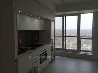 Beautiful And Bright Bachelor Suite In Daniel's One Park Place.