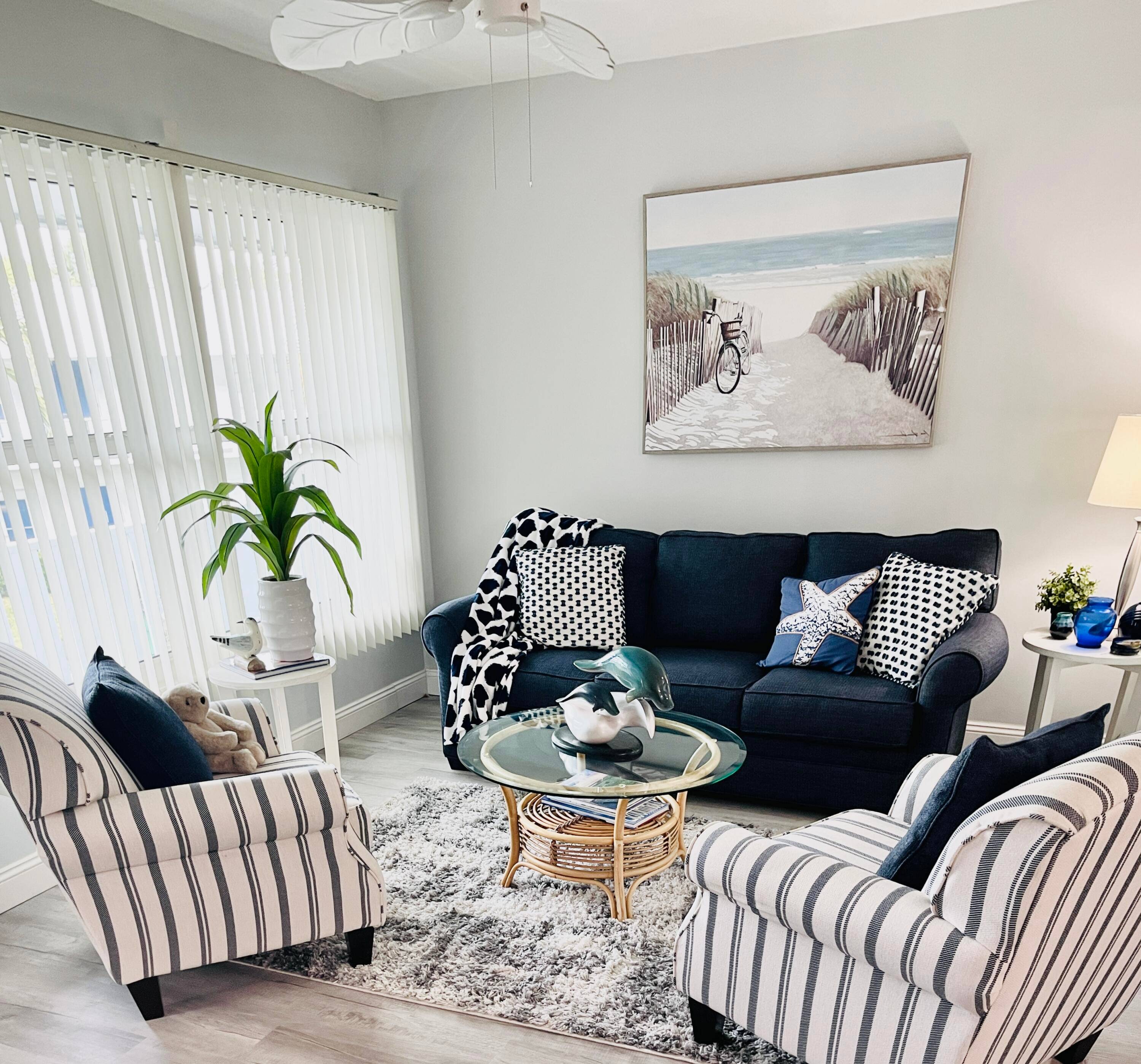 Welcome home to an impeccable, turnkey fully furnished 1 bedroom 1.