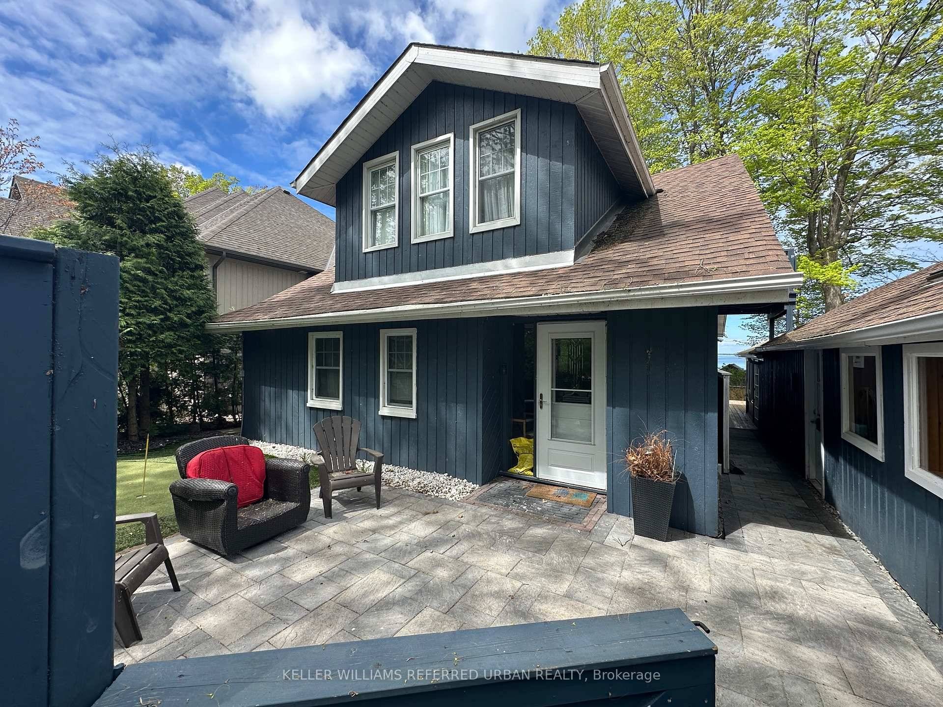 Direct Lake Simcoe waterfront home in sought after area w Westerly view.