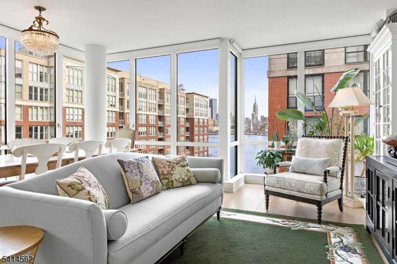 OH Sat Sun 3 14 3 15 12pm to 2pm Stunning Northeast corner 1328sqft 2 bed 2 bath with NYC views and deeded parking in the luxury community of 1000 ...