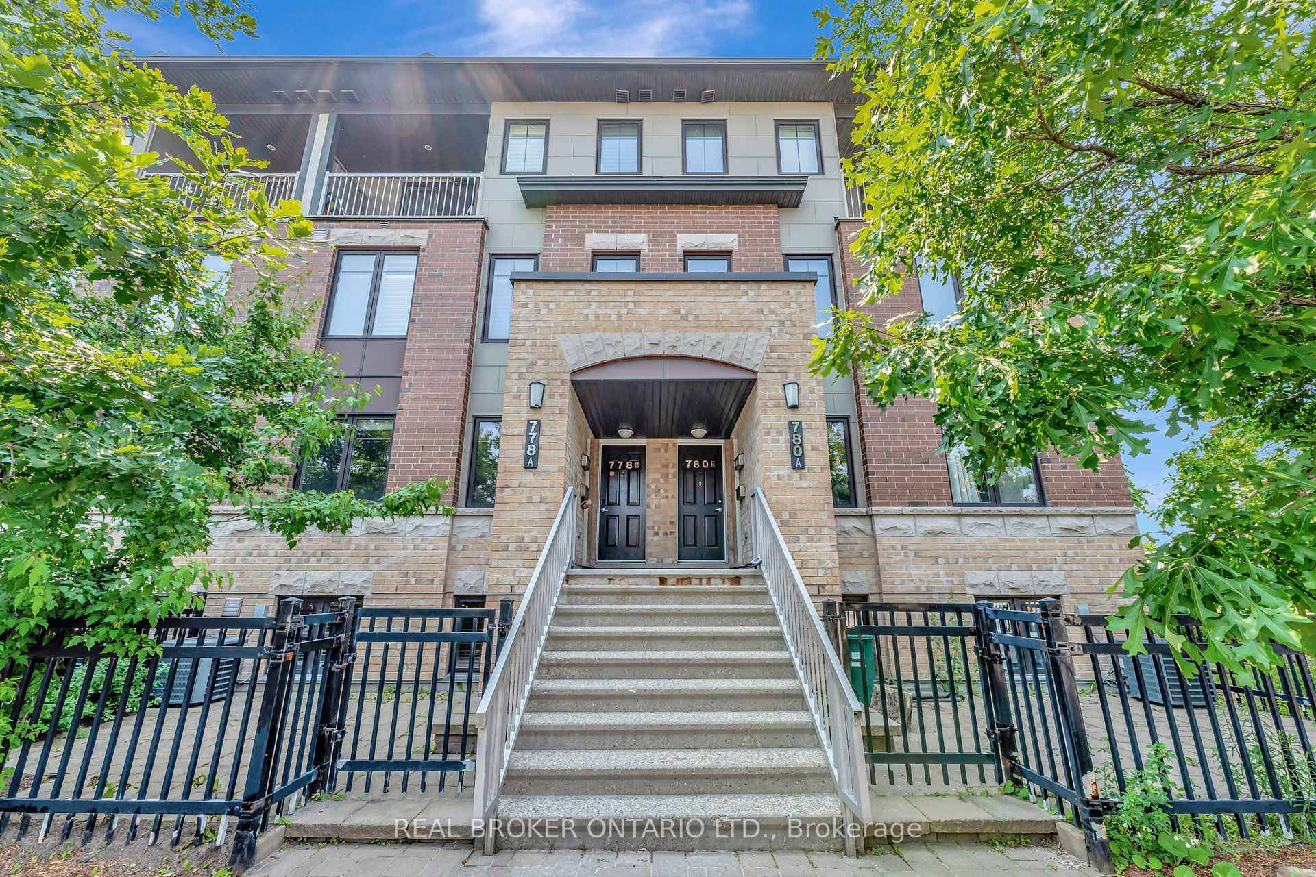 Welcome to the Minto Juliet II, where intelligent design meets lifestyle driven living in the heart of Chapman Mills.