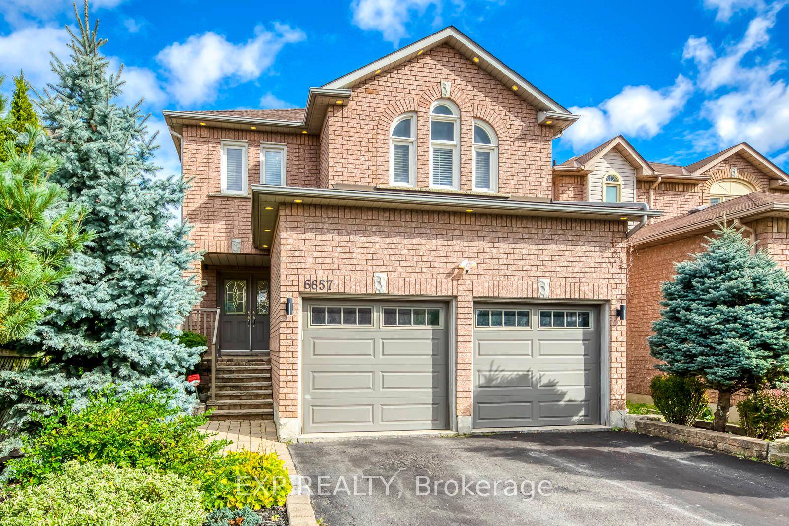 Stunning amp ; Meticulously Maintained 2 Storey Detached Home On A Quiet, Child Safe Court In A Great Family Neighbourhood.