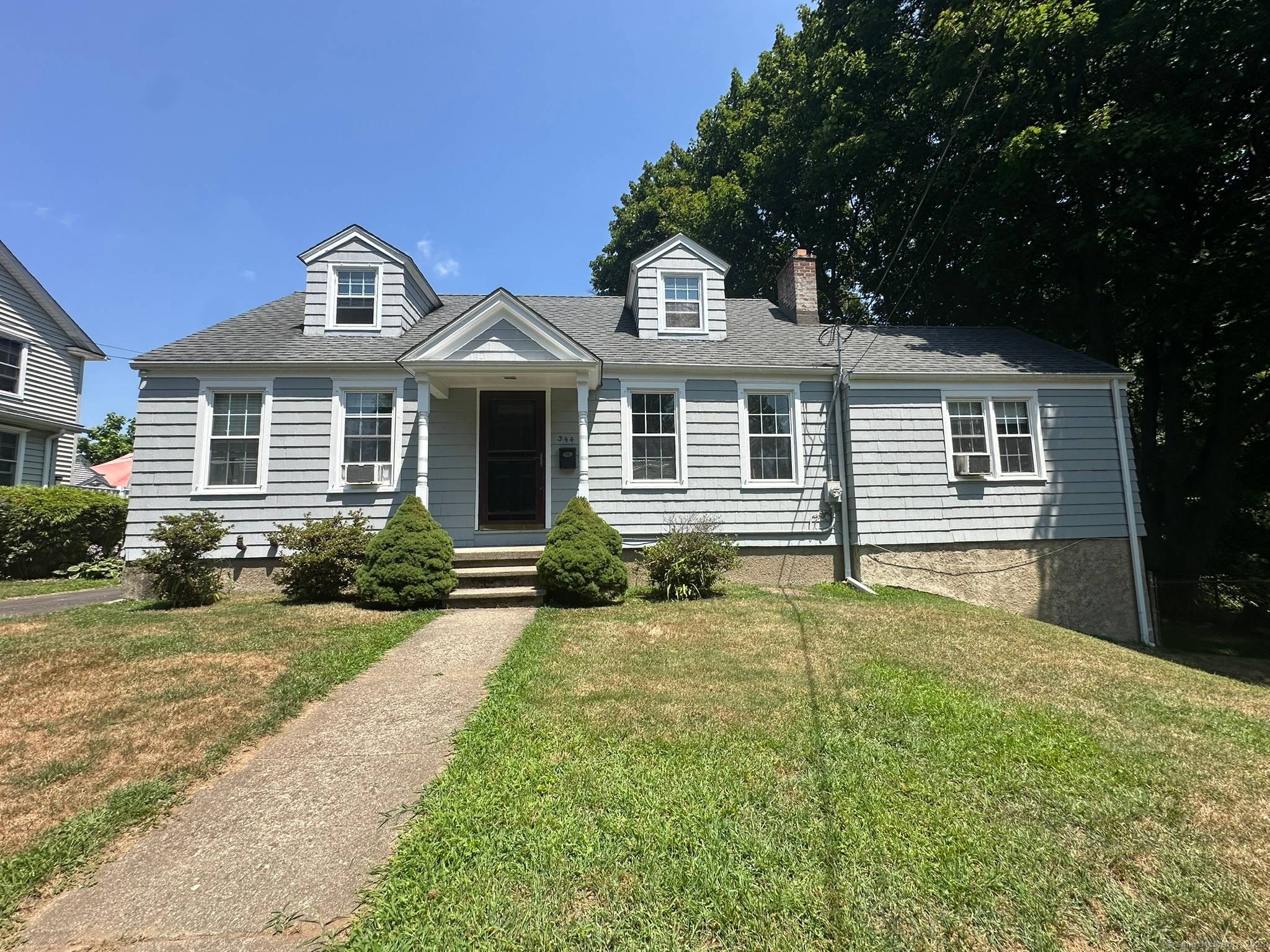 Nestled in the heart of Paradise Green, adjacent to Longbrook Park, this charming home seamlessly blends timeless character with modern upgrades.