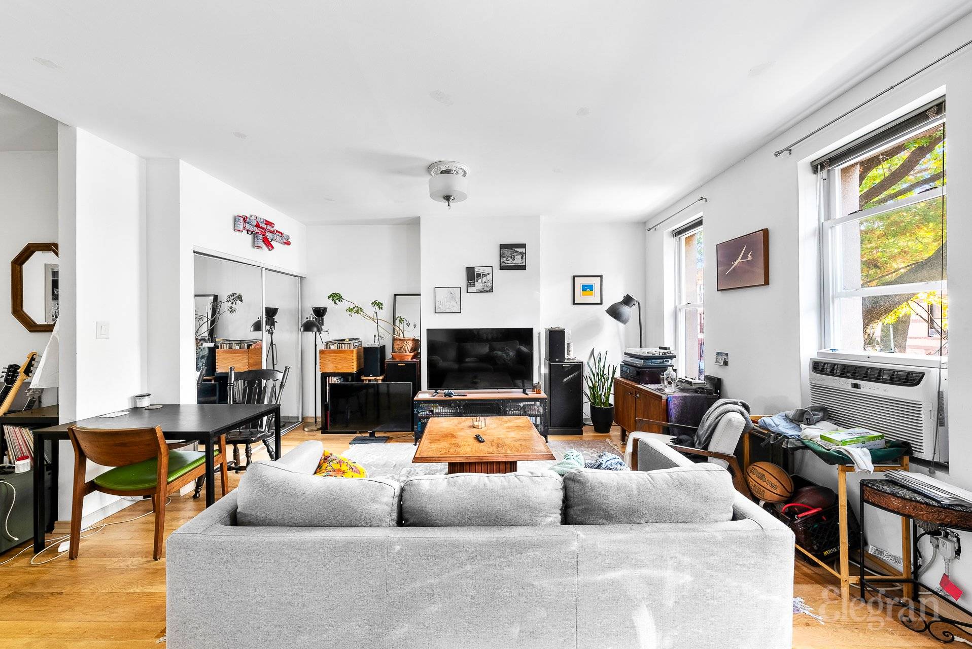 Located in the heart of Brooklyn s vibrant Bushwick neighborhood, 1237 Putnam Avenue is a unique 2 family home that offers exceptional potential for both investors and homebuyers.