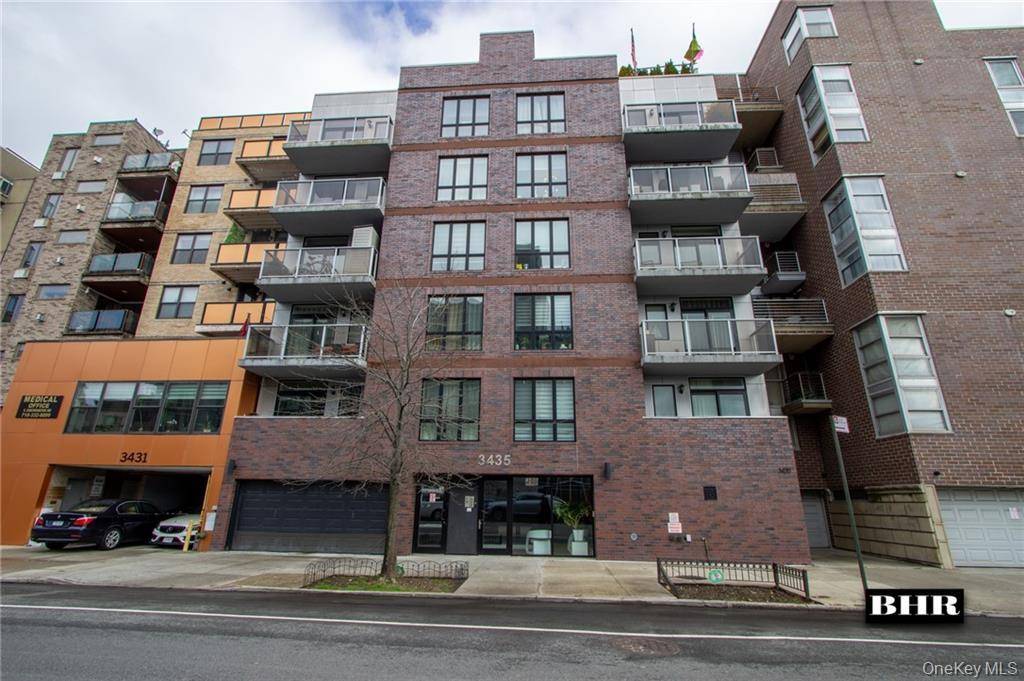 Renovated Large 3 bedroom 2 bathroom condominium with deeded parking and two terraces.