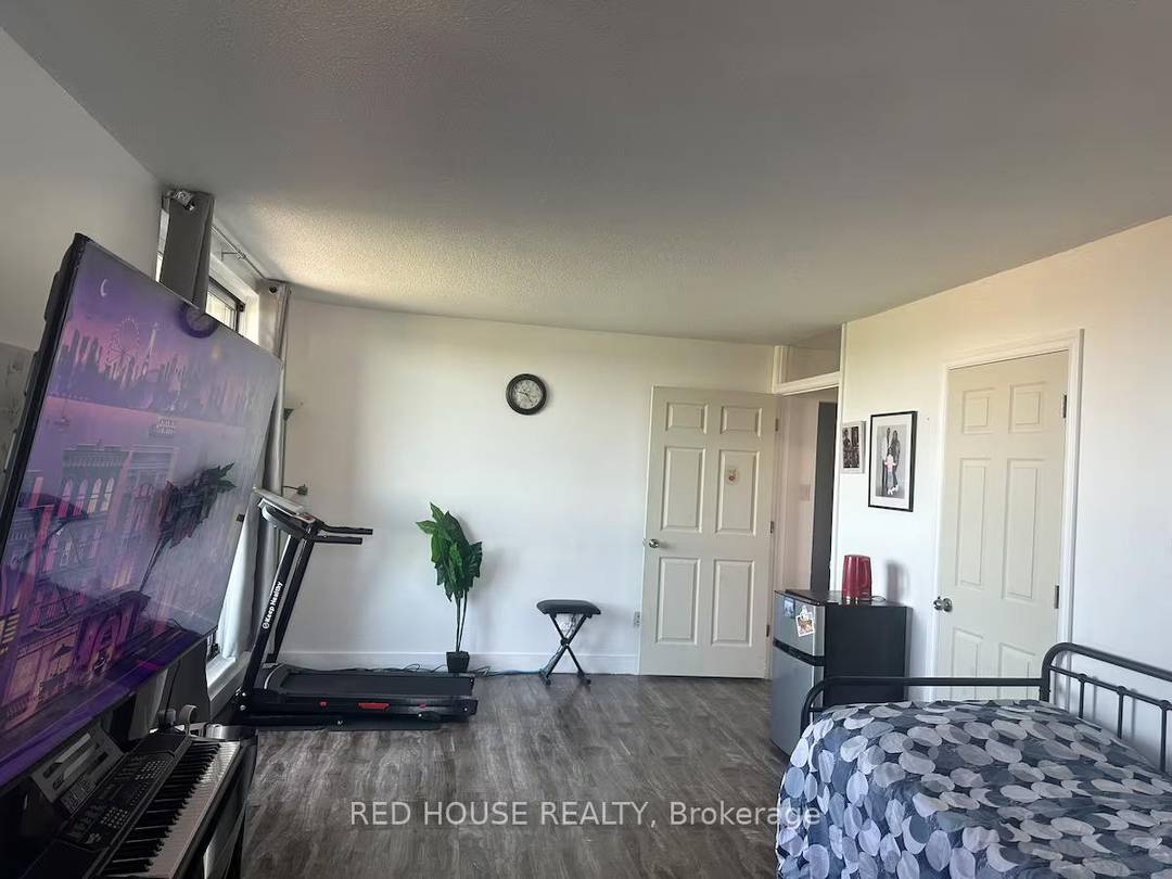 Spacious Furnished Room for Rent in a Prime, Highly Sought After Location !