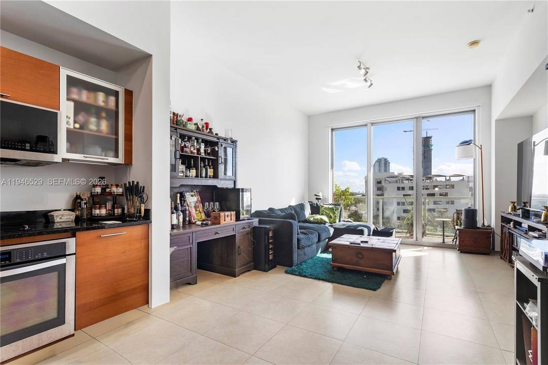 Live the Midtown Miami lifestyle in this stunning 1 bedroom, 1.
