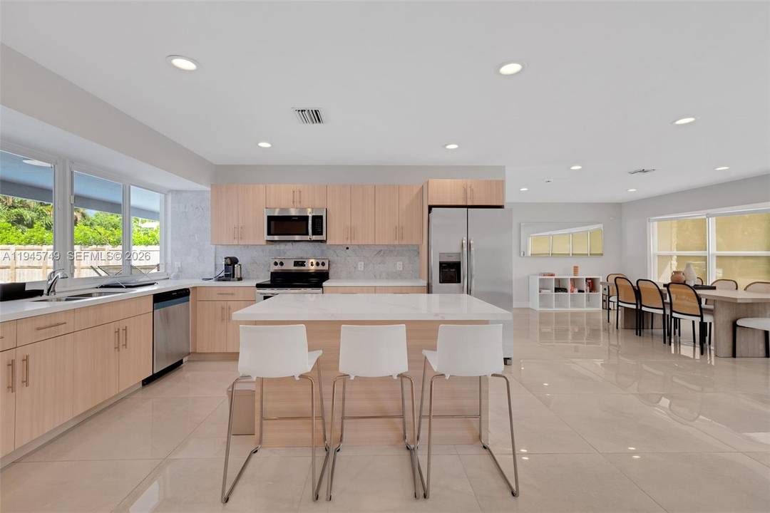 Rare gem in the highly desirable Emerald Hills neighborhood of Hollywood.