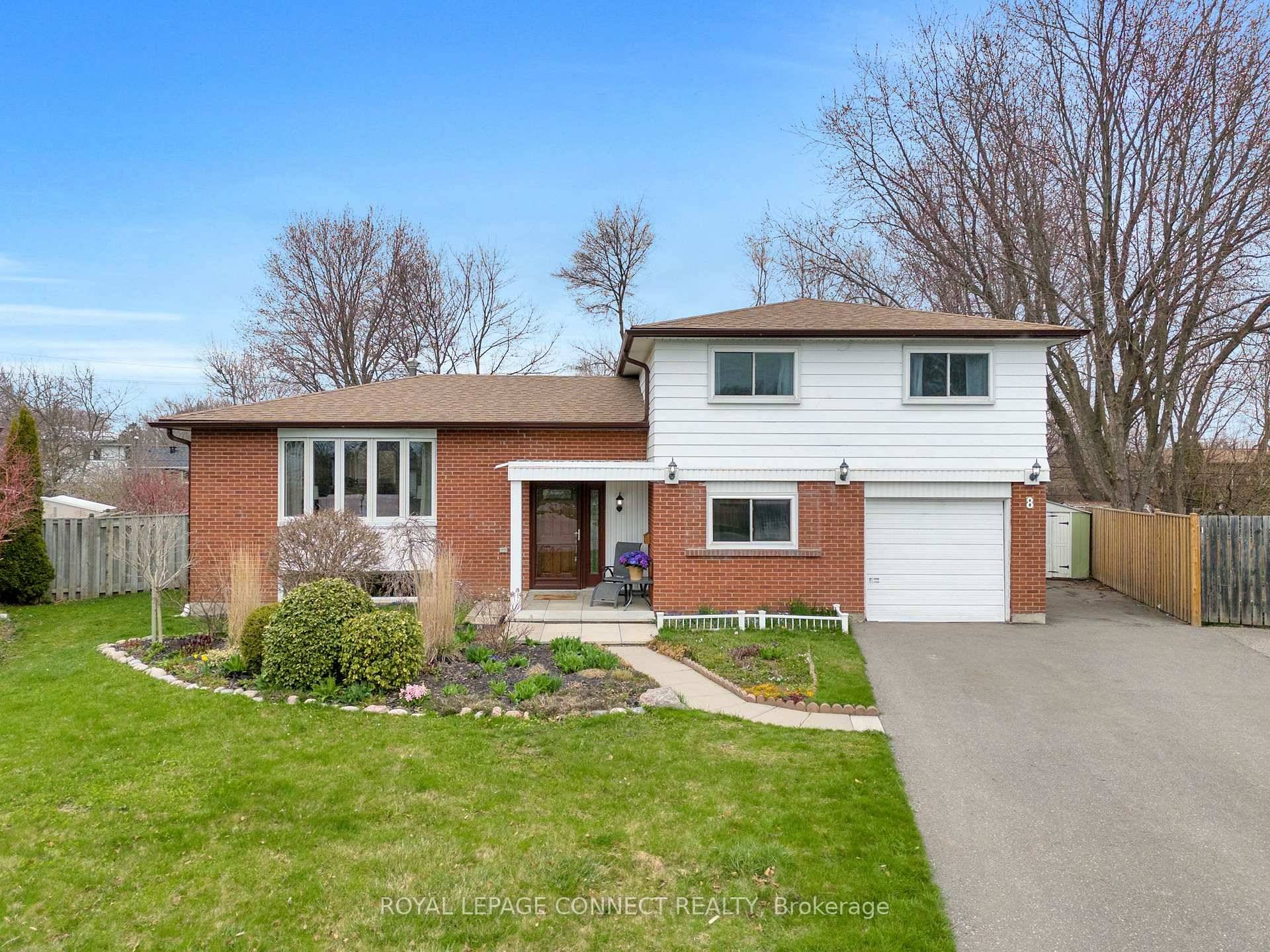 First time offered for sale, 8 Graham Crt is a great opportunity to live in the sought after community of South East Ajax by the lake.